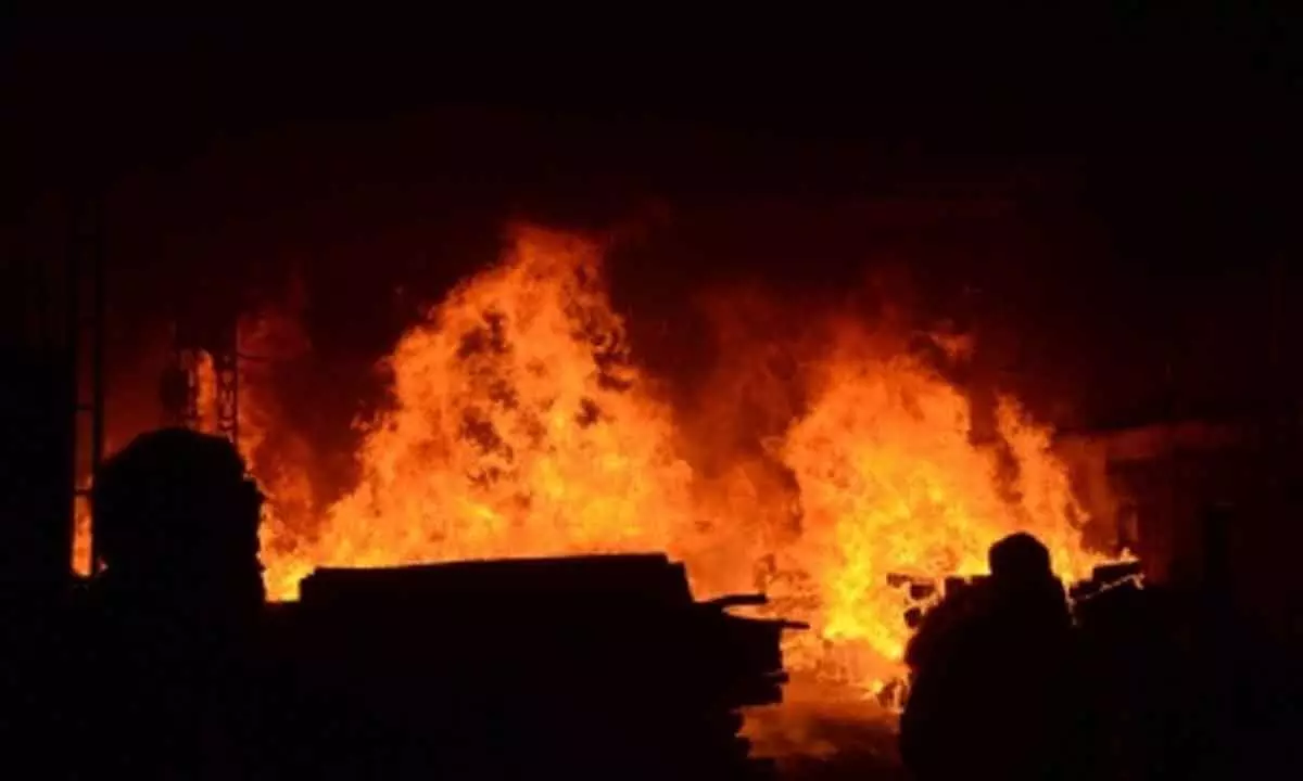 14 killed in massive fire at multi-storey building in Dhanbad