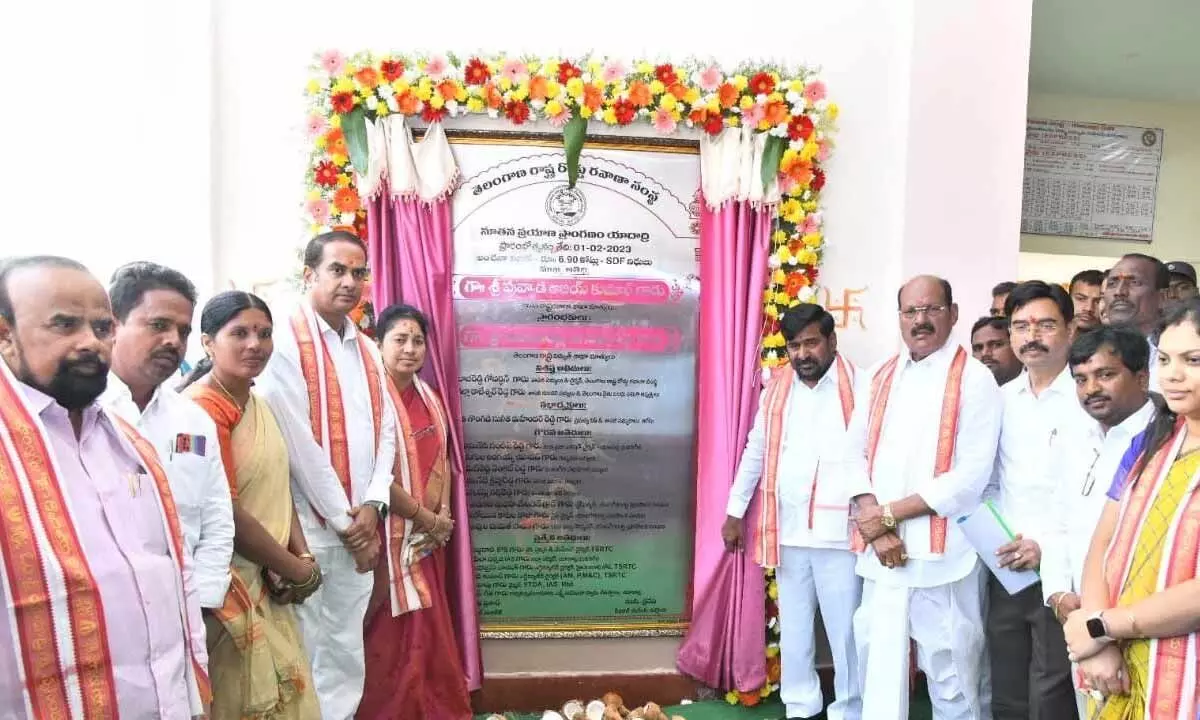 Energy Minister Jagadish Reddy along with RTC Chairman Goverdhan Reddy inaugurating  the new bus  stand in Yadadri  on Wednesday