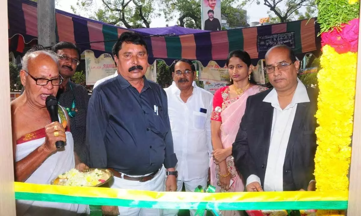 Municipal Commissioner T Ravi Kumar and Dr Srilatha Kalluri of M/s Gottipati Super Specialty Hospital inaugurating 794th branch of Karur Vysya Bank and ATM at Bungalow Road in Addanki on Wednesday