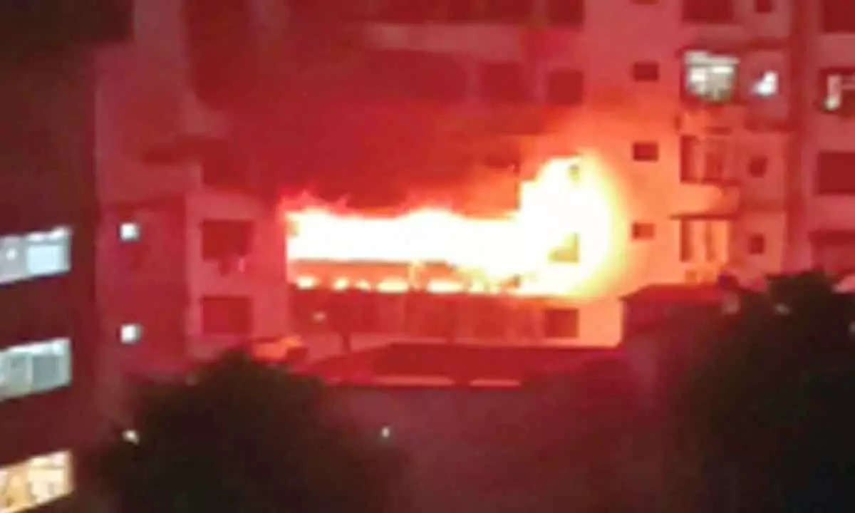 14 killed in massive fire at multi-storey building