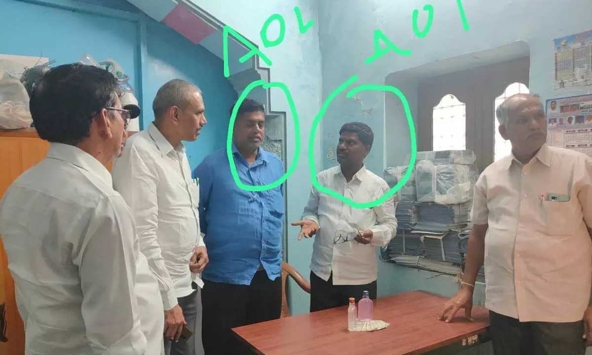 ACB sleuths caught the panchayat secretary D Mallaiah and bill collector Pathan Shafi while accepting a bribe amount at Adoni MPDO office on Wednesday