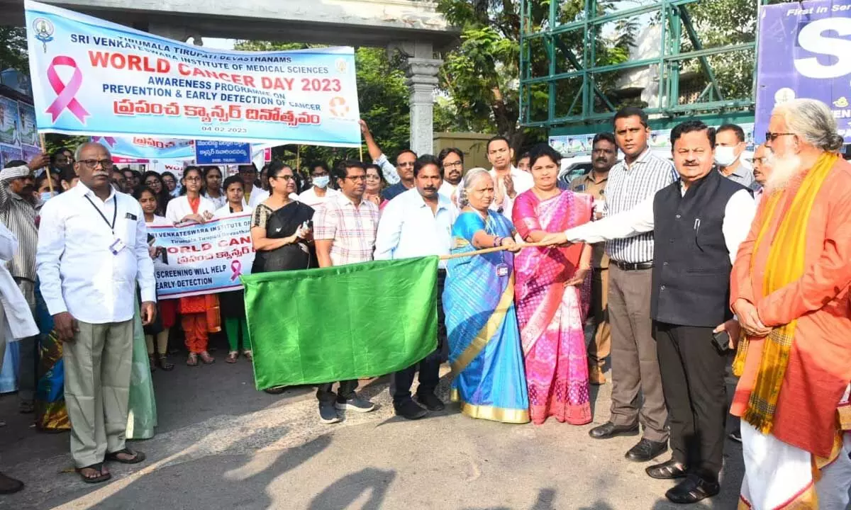 Chittoor and Tirupati collectors flagging off the cancer awareness rally in Tirupati on Saturday.