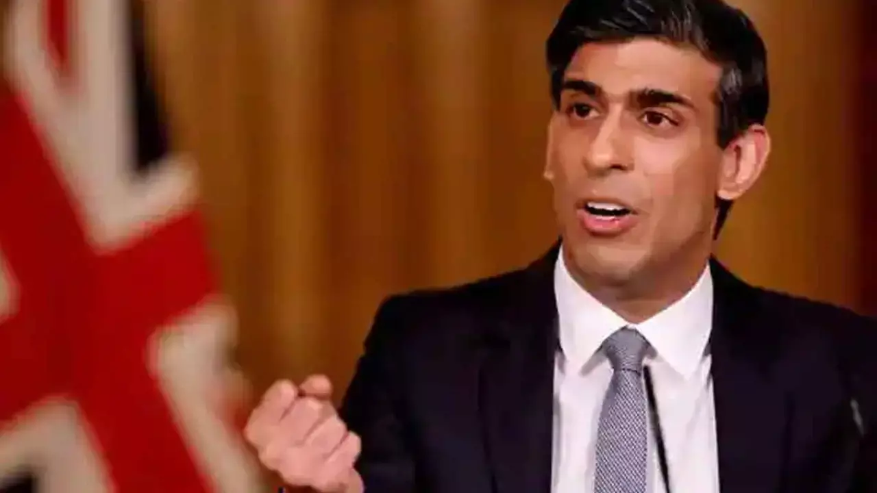 Rishi Sunak Supports RCB in IPL and Calls Virat Kohli His Favourite Player