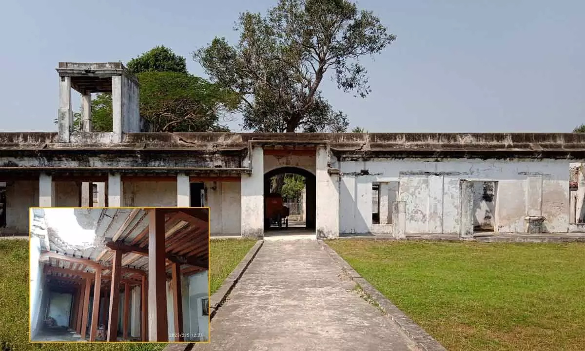 A view of Bandar Fort and Inside view of the dilapidated Bandar Fort