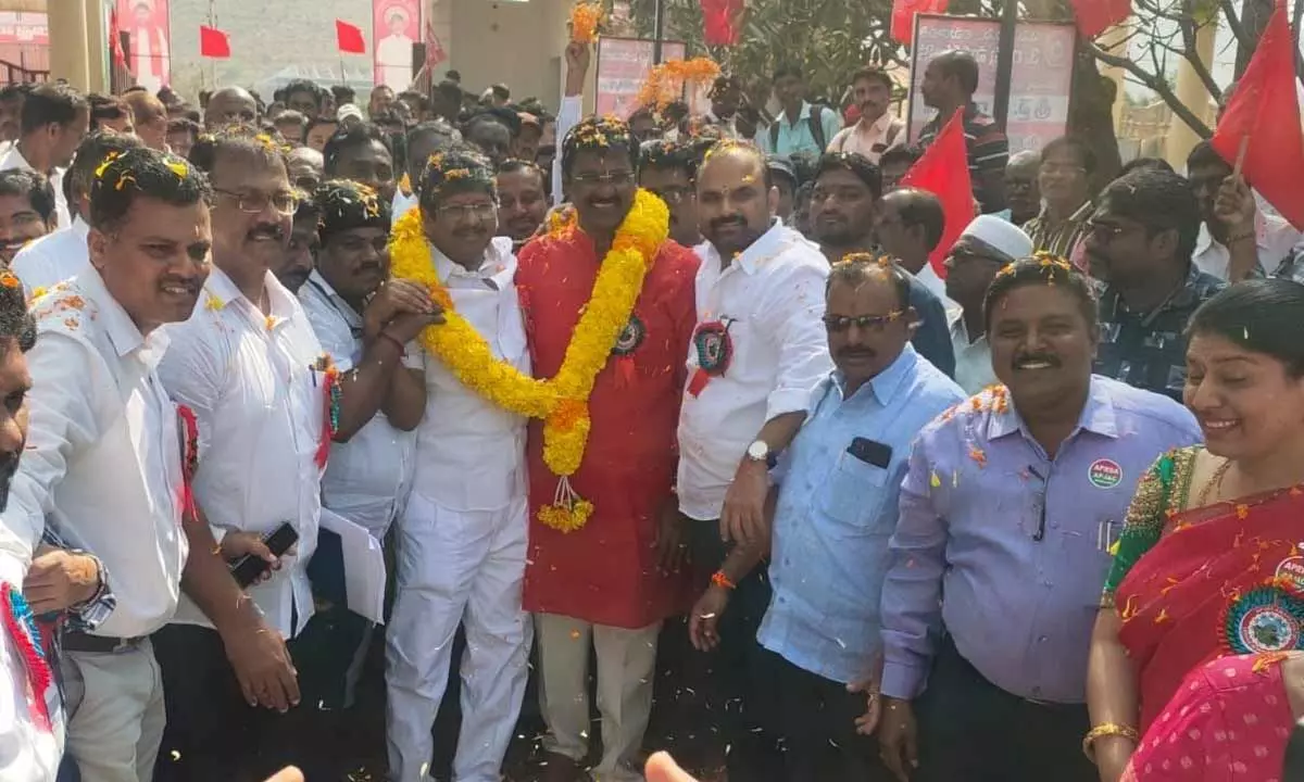 APJAC, Amaravati chairman Bopparaju Venkateswarlu and general secretary P Damodara Rao being felicitated by employees in Kurnool on Sunday