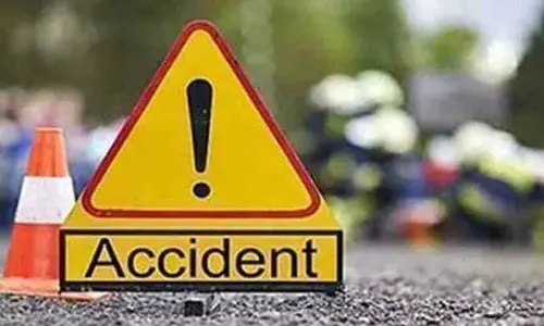 Hyderabad: Two killed in fatal road mishap at ORR Hyderabad: Two killed in fatal road mishap at ORR