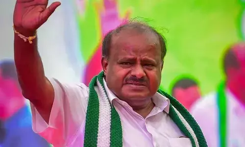 HD Kumaraswamy coming from Singapore today