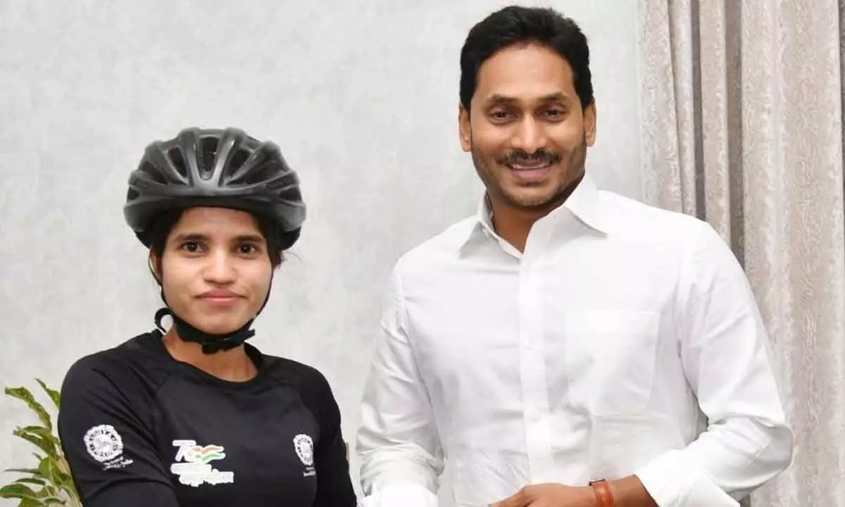 YS Jagan announces Rs. 10 lakh incentive to cyclist Asha Malaviya