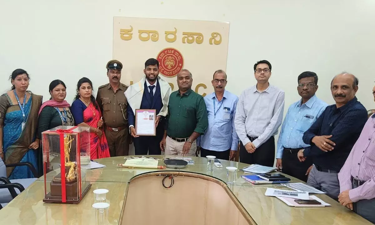 KSRTC felicitates drivers son for his sports achievements