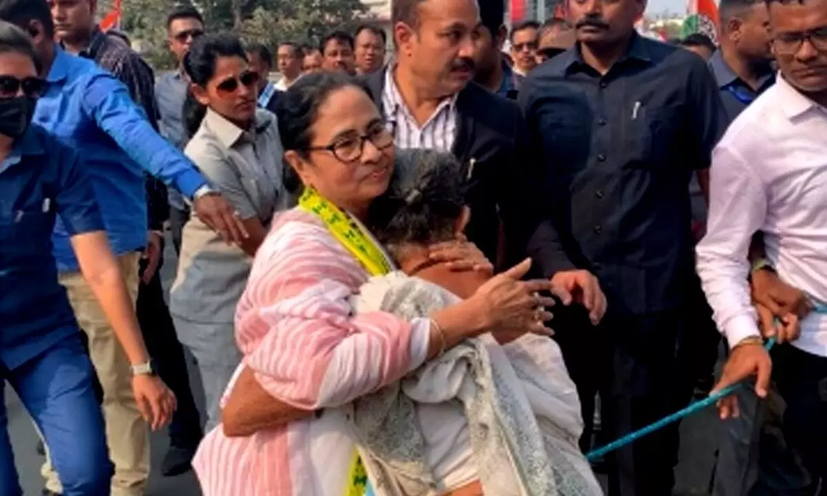 Both BJP, CPI-M infamous for violence, corruption in Tripura: Mamata Banerjee