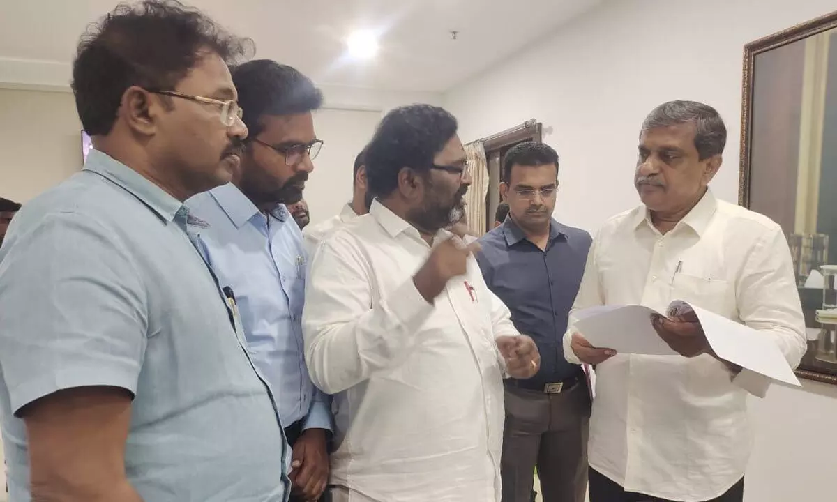 AP Viswabrahmana Sangam leaders submitting a representation to Advisor to the government Sajjala Ramakrishna Reddy in Vijayawada on Tuesday