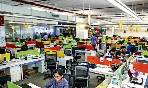 Falling headcount at IT companies a bad sign