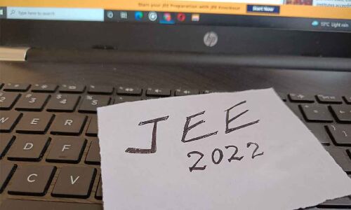 Three pupils from Hyderabad rack up 100 in JEE Mains