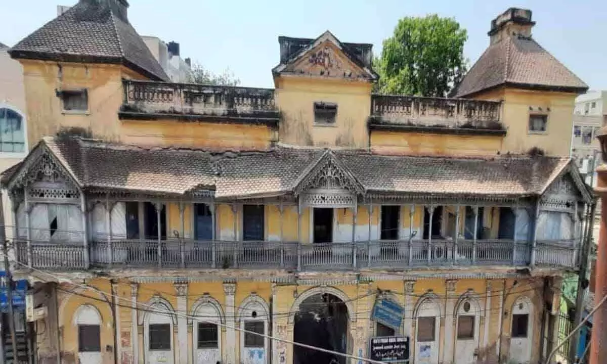Apna Hyderabadi Mahal: Works begin to bring century old Sardar Mahal back to life