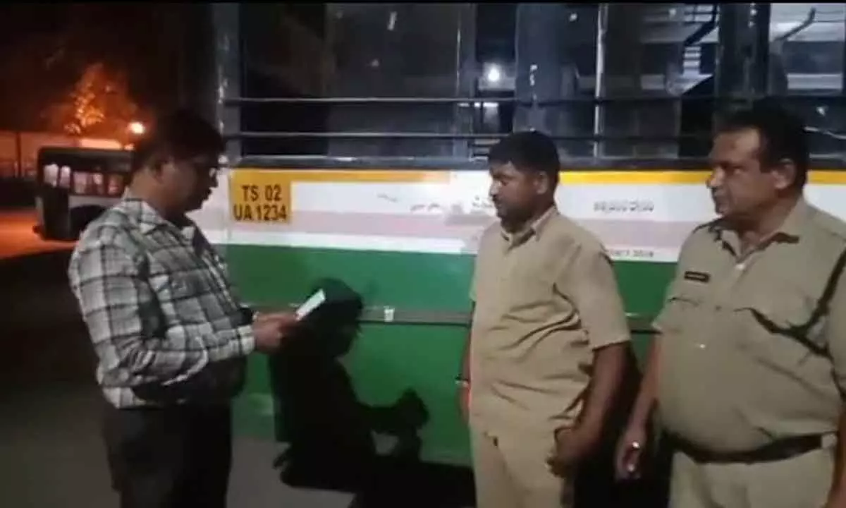 TSRTC responds to passengers complaint, takes action against reckless driver