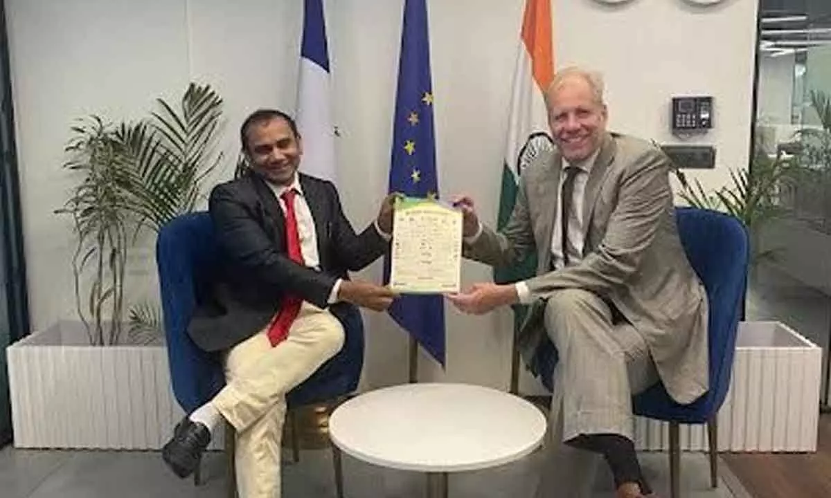 CEO of Pulsus Srinubabu Gedela with managing director, European Business and Technology Centre Poul  V Jenson in New Delhi