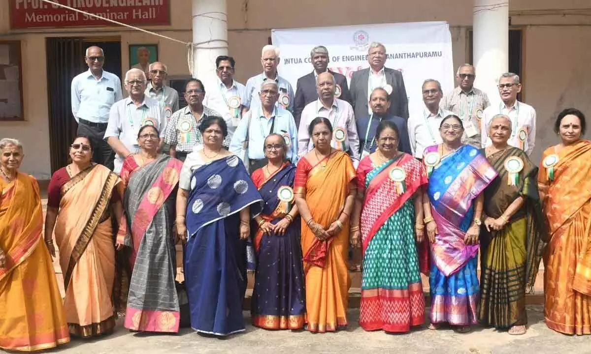 Alumni of 1958-63 batch at the JNTU college campus in Anantapur on Thursday