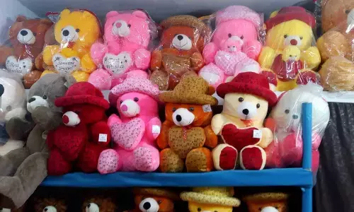 Happy Teddy Day 2023, gift a teddy to your love and share happiness, love and joy.
