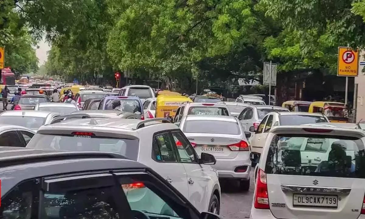 Major traffic curbs in Lucknow for GIS-23, schools closed