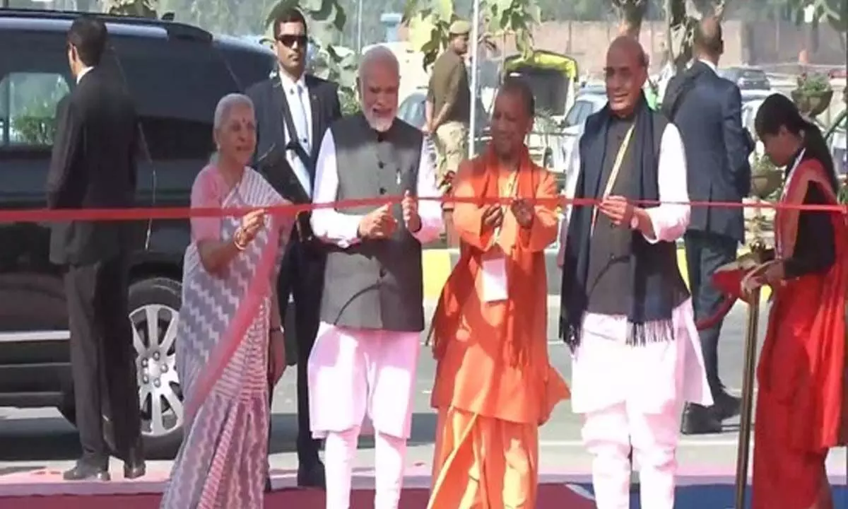 Prime Minister Naremdra Modi Inaugurates Global Investors Summit In Uttar Pradesh
