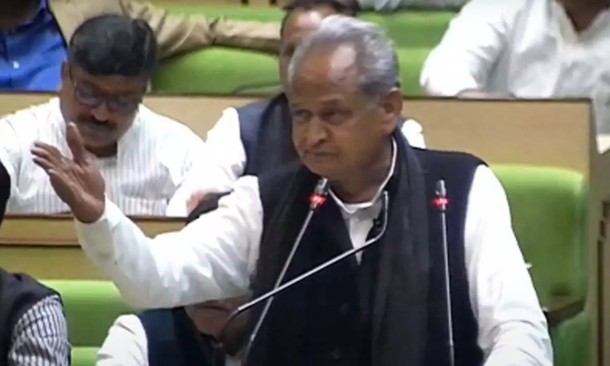 Ashok Gehlot reads out old budget for 8 minutes, alleges Vasundhara Raje