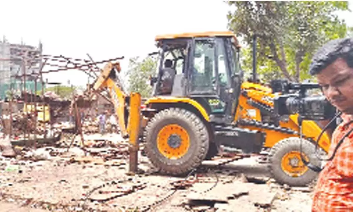 DDAs demolition drive underway in Mehrauli