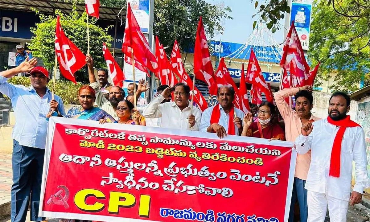 CPI activists staging a protest in Rajamahendravaram on Friday