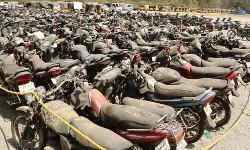 Hyderabad police to public auction 1,696 lorries