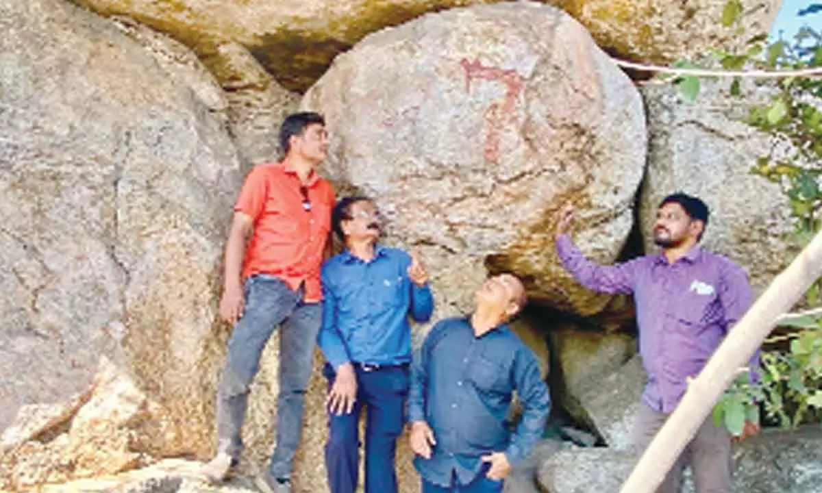 8,000-years-old rock paintings found in Bhongir dist