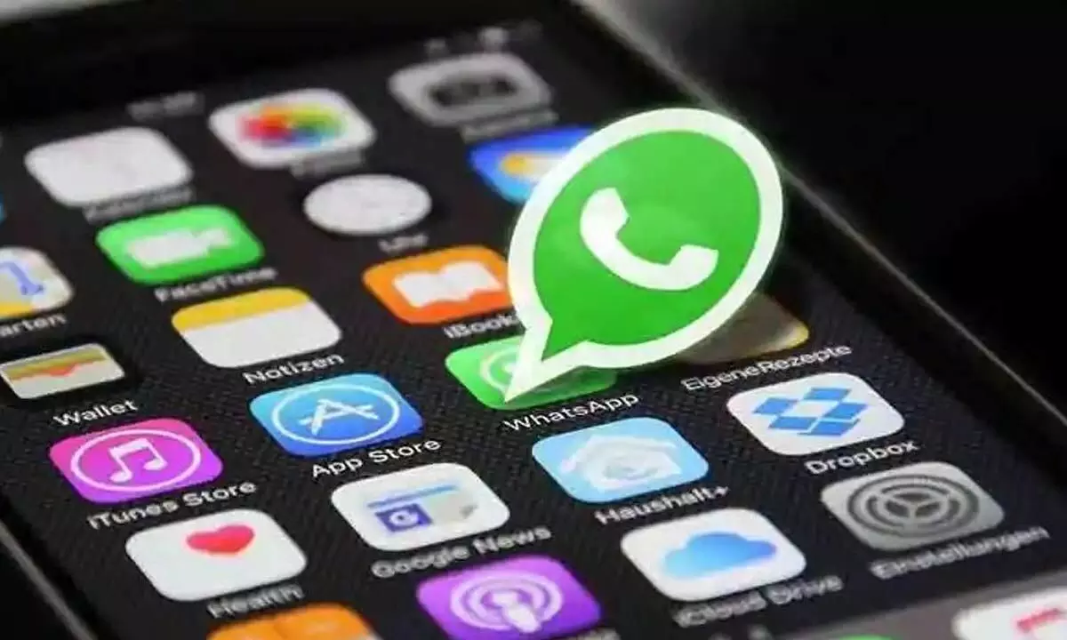 WhatsApp lets users easily record videos hands-free