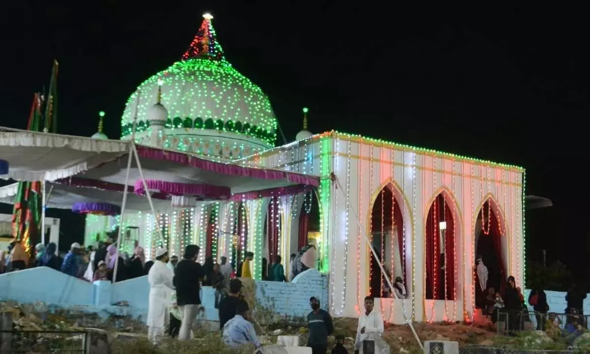 Spruced up urus dargah in Warangal