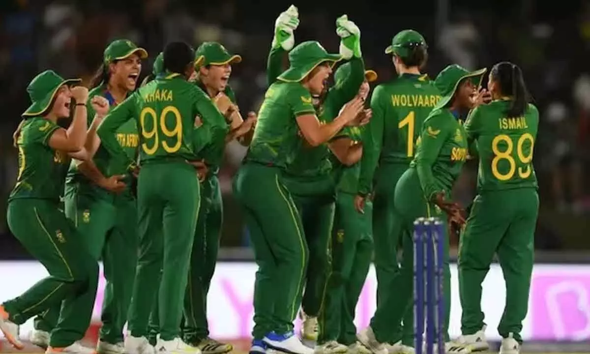 South Africa beat New Zealand to save Womens World Cup campaign