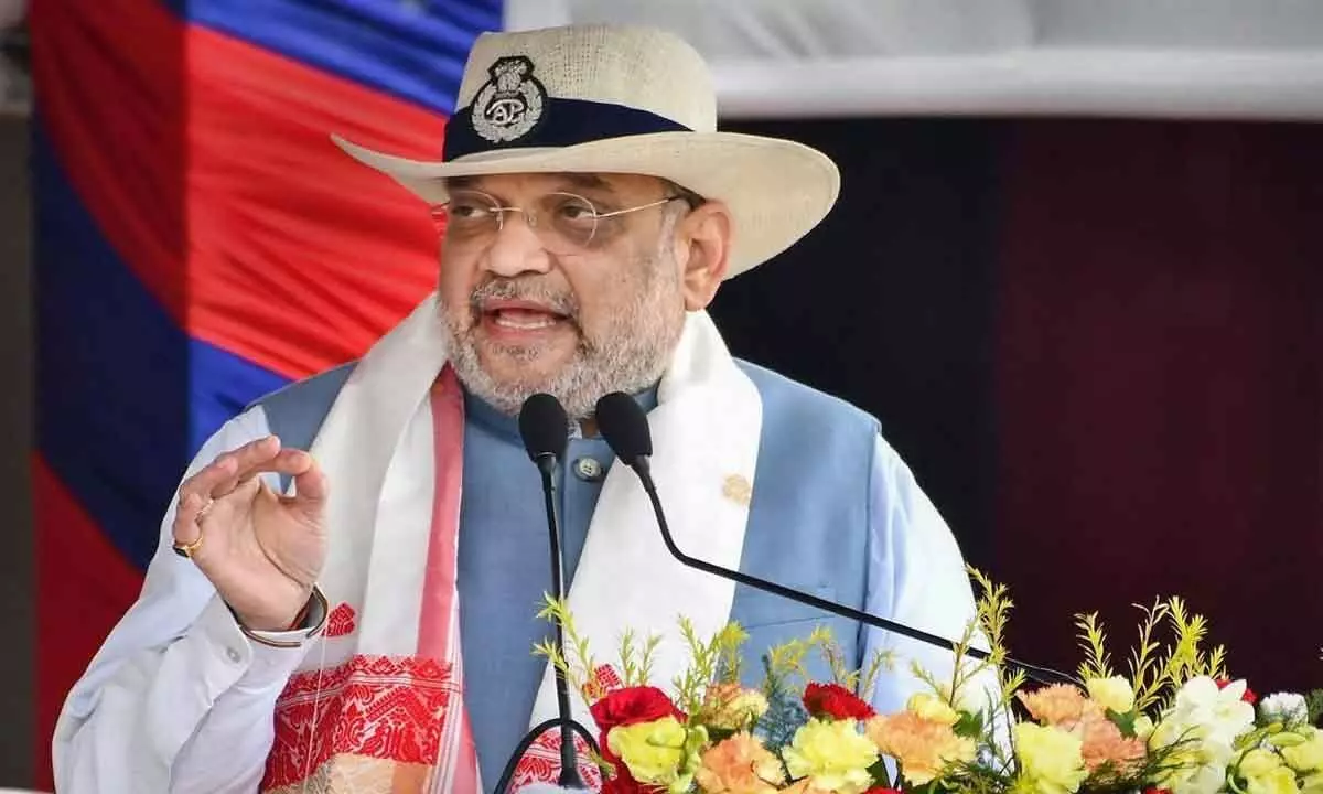 Amit Shah presents Presidents Colour to Police