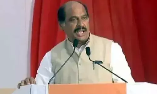 Thakre goes into huddle with Cong leaders over padayatra