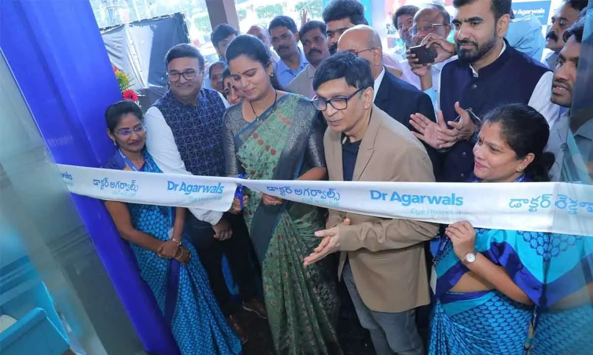 Health Minister Vidadala Rajini inaugurating Dr Agarwals Eye Hospital in Vijayawada on Thursday