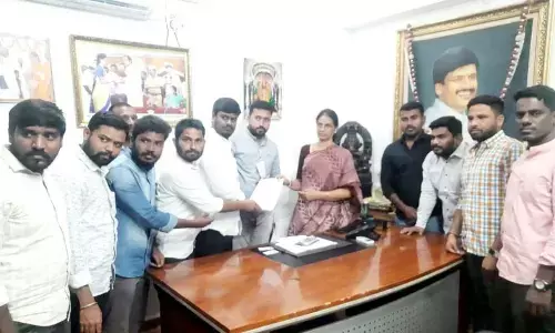 Osmania University PhD candidates represent to Sabitha Indra Reddy over injustice