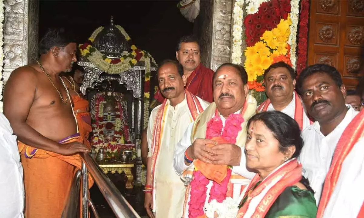 Heavy rush of devotees witnessed at Trikoteswara Swamy temple