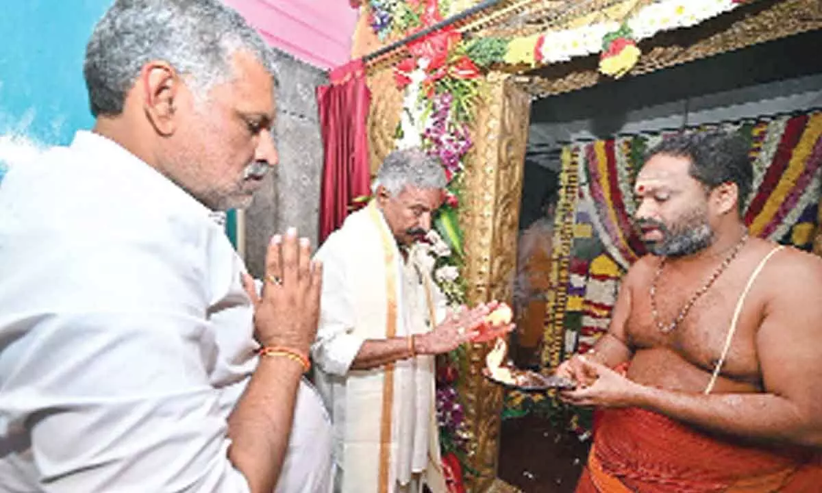 Devotees make beeline at Kapileswara temple in Tirupati