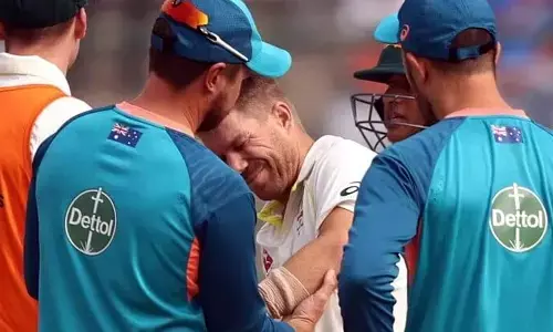 2nd Test, Day 2: David Warner ruled out due to concussion, Matthew Renshaw named substitute