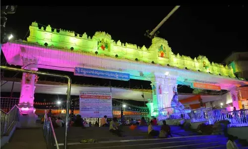 Vemulawada draws lakhs of devotees on Maha Shivaratri