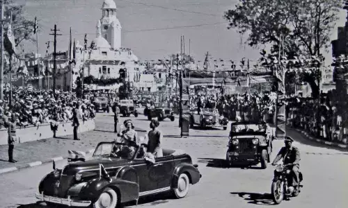 A Tale of Two Palaces - A photographic dialogue