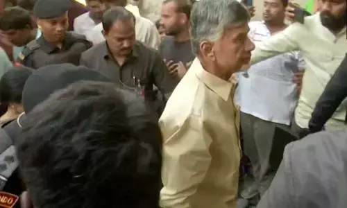 Chandrababu Naidu pays tribute to Taraka Ratna, consoles family members