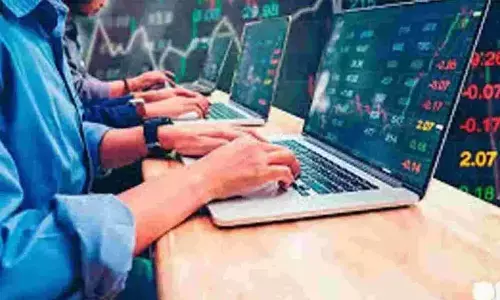 Options data holds range-bound session