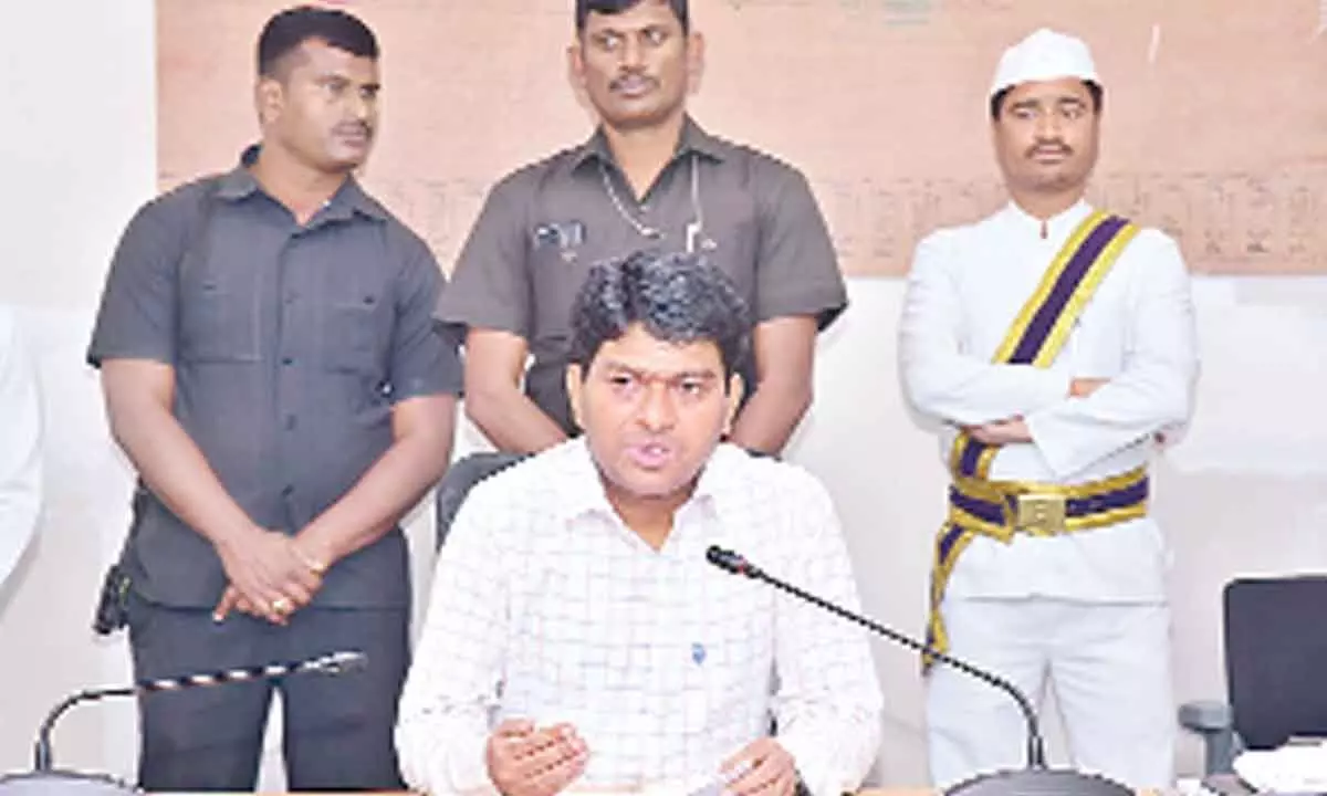 Push for speedy  rollout of  schemes: Collector G Ravi Naik
