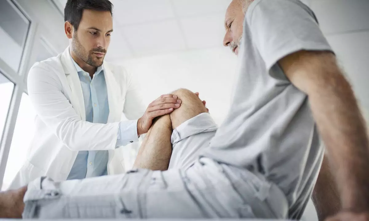 Are there any surgical and non-surgical knee pain treatment options?