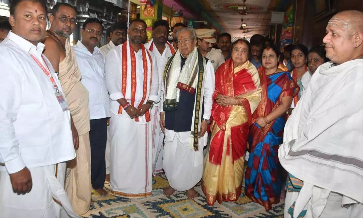 Governor Biswabhusan Harichandan and his wife at Kanaka Durga Temple in Vijayawada on Tuesday