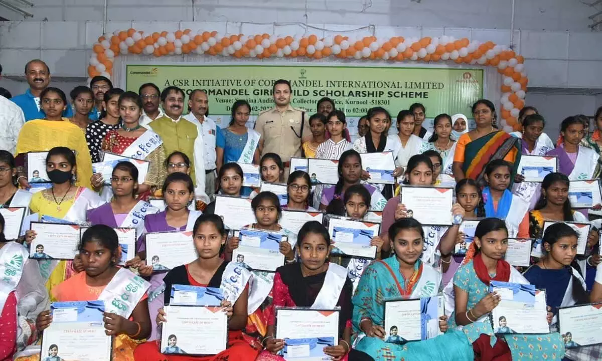 District SP Siddharth Kaushal along with the girl students at Sunaina Auditorium in Kurnool on Tuesday