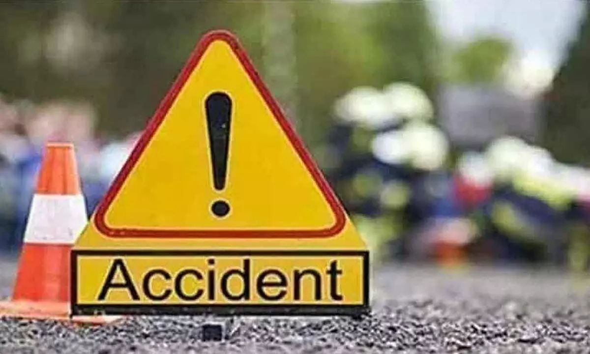 Six killed as lorry hits auto in Komarada of Parvathipuram