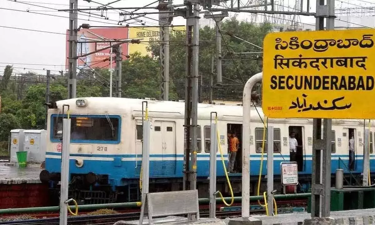 Bomb threat to a train causes stir in Secunderabad, turns out to be hoax call