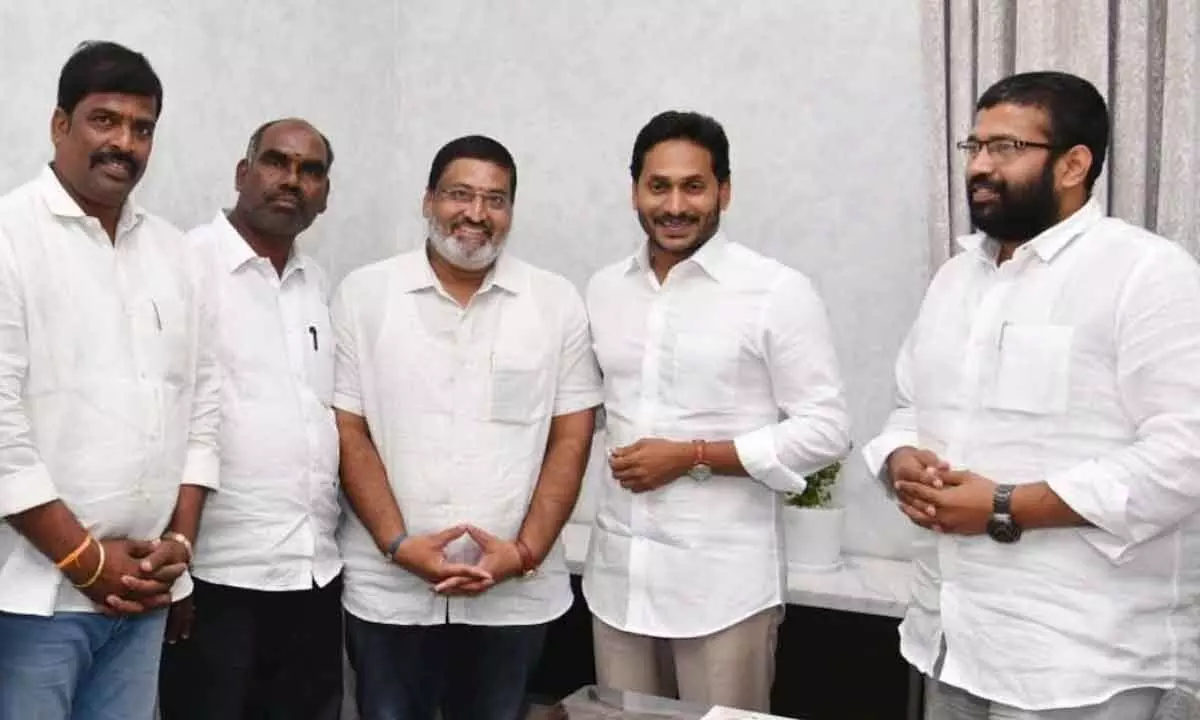 Rajanagaram MLA Jakkampudi Raja and other constituency leaders with Chief Minister YS Jagan Mohan Reddy at Tadepalli office